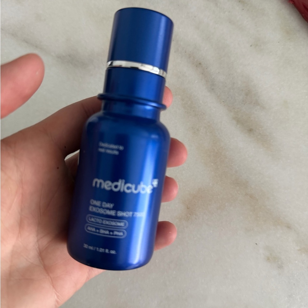 medicube One Day Exosome Shot 30ml - Blue Serum Bottle